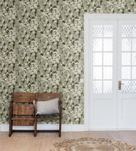 White Lily e041106-8 Mr Perswall Wallpaper