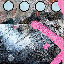 Graffiti Byline p250601-13 Mr Perswall Wallpaper